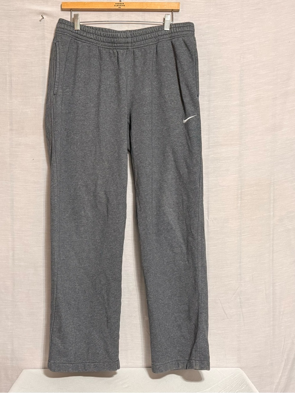 Nike Men’s Large Gray Fleece Open Hem Sweatpants